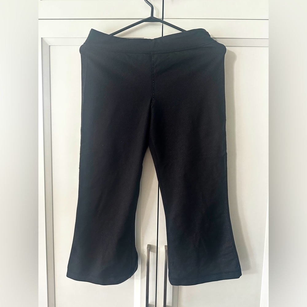 2/$40✨Lulu flare capris​​